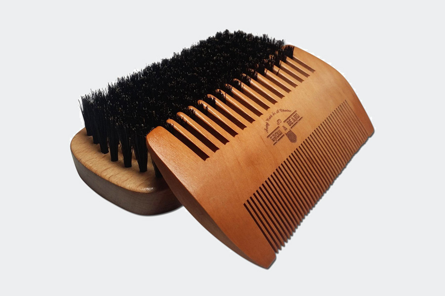 Tame the Mane: The 5 Best Beard Combs | Thisvsthat.org